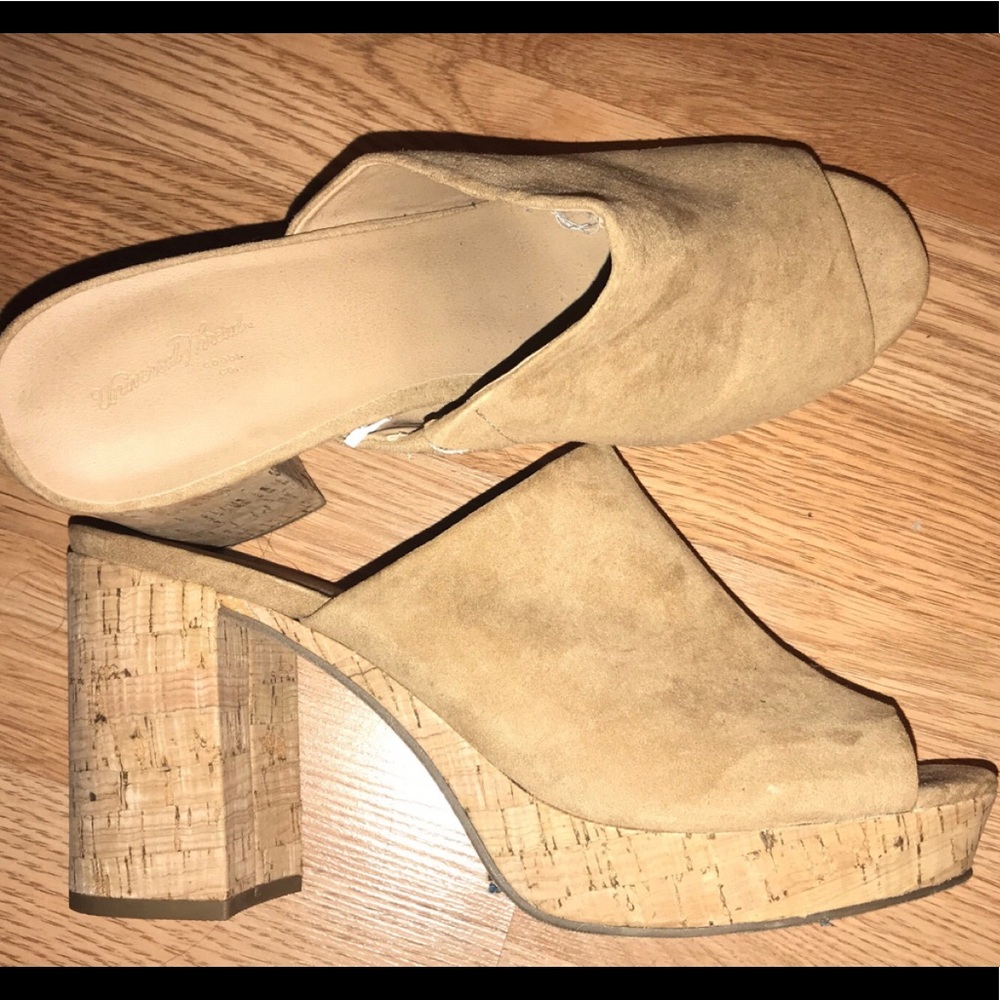 Tan Heels Size 10